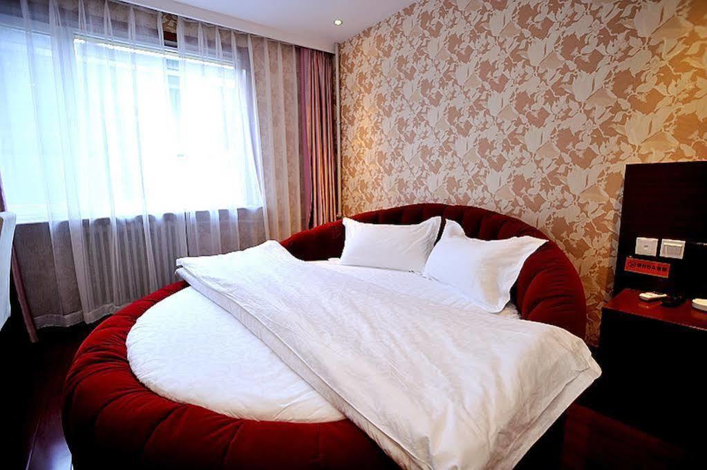 East Sacred Hotel Pechino Esterno foto