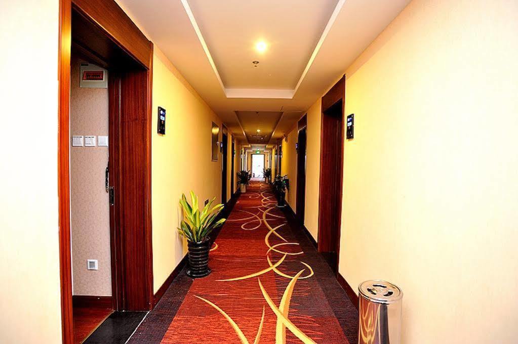 East Sacred Hotel Pechino Esterno foto
